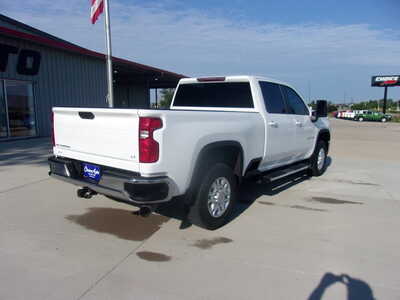 2024 Chevrolet 2500 Crew Cab, $49800. Photo 3