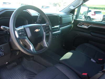 2024 Chevrolet 2500 Crew Cab, $49800. Photo 8