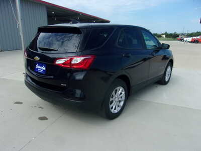 2020 Chevrolet Equinox, $20400. Photo 3