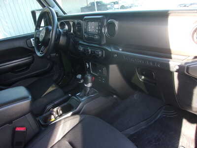 2021 Jeep Wrangler, $21800. Photo 11