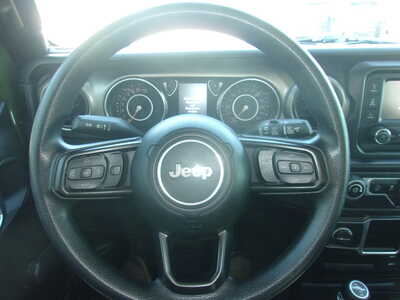 2021 Jeep Wrangler, $21800. Photo 9