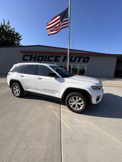 2023 Jeep Grand Cherokee, $28900. Photo 2