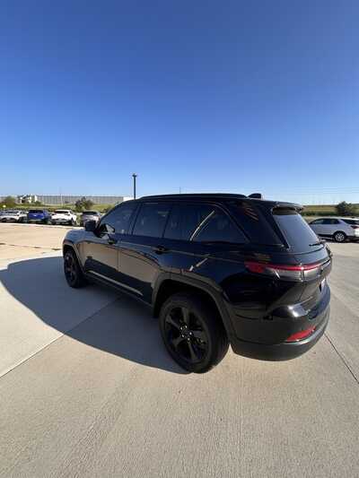 2023 Jeep Grand Cherokee, $28900. Photo 5