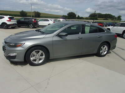 2023 Chevrolet Malibu, $17800. Photo 6
