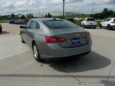 2023 Chevrolet Malibu, $17800. Photo 7