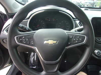 2023 Chevrolet Malibu, $17800. Photo 9