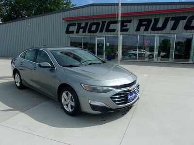 2023 Chevrolet Malibu, $17800. Photo 1