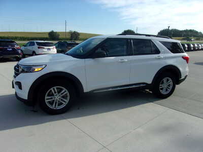 2023 Ford Explorer, $26400. Photo 5
