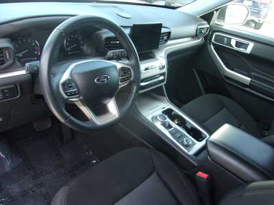 2023 Ford Explorer, $26400. Photo 8