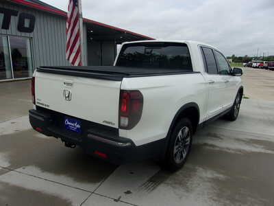 2019 Honda Ridgeline, $25400. Photo 3