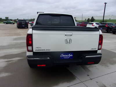 2019 Honda Ridgeline, $25400. Photo 4