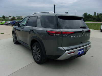 2025 Nissan Pathfinder, $30400. Photo 5