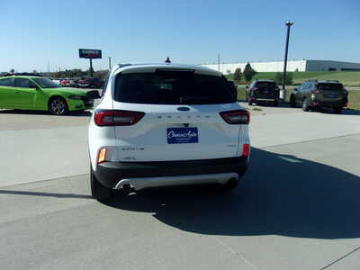 2023 Ford Escape, $18800. Photo 4