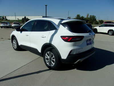 2023 Ford Escape, $18800. Photo 5