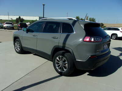 2019 Jeep Cherokee, $17600. Photo 5
