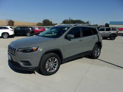2019 Jeep Cherokee, $17600. Photo 6