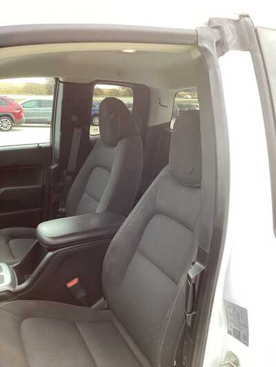 2022 Chevrolet Colorado, $19800. Photo 12