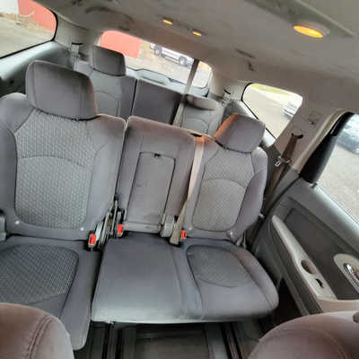 2009 Chevrolet Traverse, $4995. Photo 11