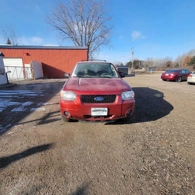 2005 Ford Escape, $1999. Photo 3