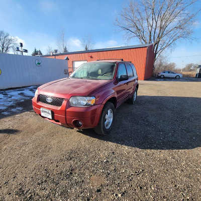 2005 Ford Escape, $1999. Photo 4