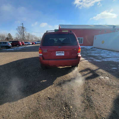 2005 Ford Escape, $1999. Photo 9