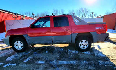 2002 Chevrolet Avalanche, $1999. Photo 5