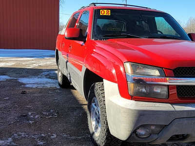 2002 Chevrolet Avalanche, $1999. Photo 8