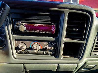 2002 Chevrolet Avalanche, $1999. Photo 9