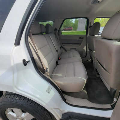 2010 Ford Escape, $5995. Photo 10
