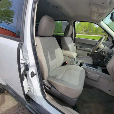 2010 Ford Escape, $5995. Photo 12