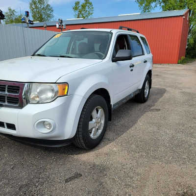 2010 Ford Escape, $5995. Photo 4