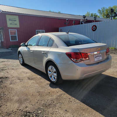 2013 Chevrolet Cruze, $7195. Photo 6