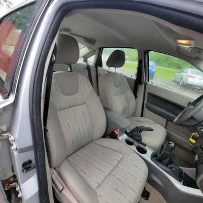2008 Ford Focus, $1599. Photo 11