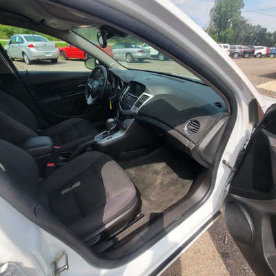 2013 Chevrolet Cruze, $6495. Photo 12