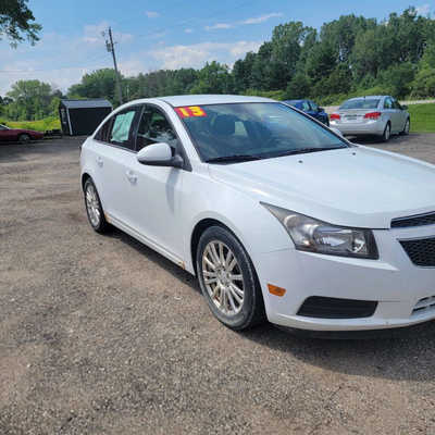 2013 Chevrolet Cruze, $6495. Photo 2