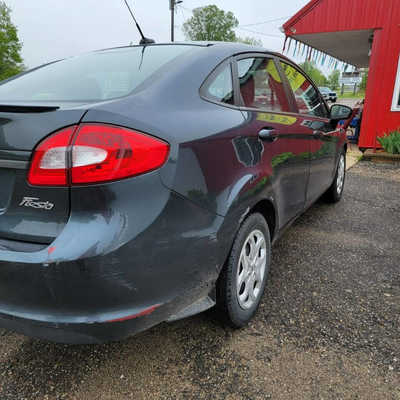 2011 Ford Fiesta, $2995. Photo 8
