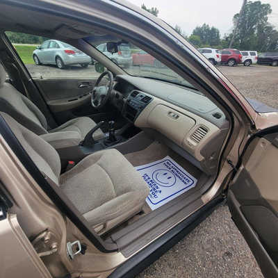 2001 Honda Accord, $2195. Photo 12