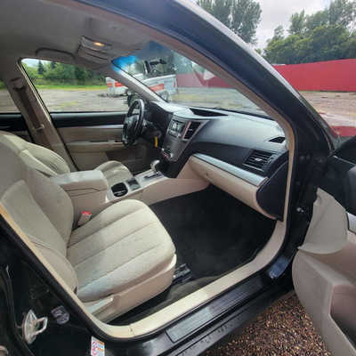2012 Subaru Outback, $1. Photo 12