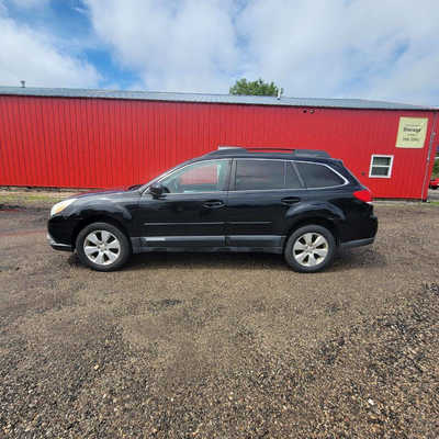 2012 Subaru Outback, $1. Photo 5