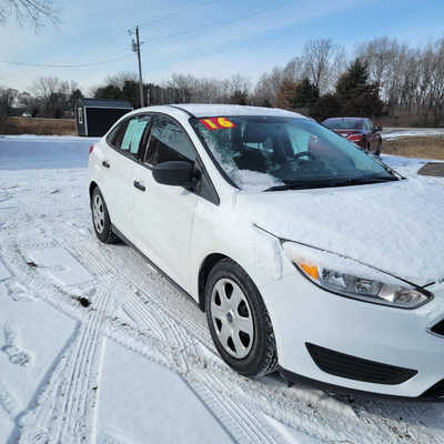 2016 Ford Focus, $5999. Photo 2