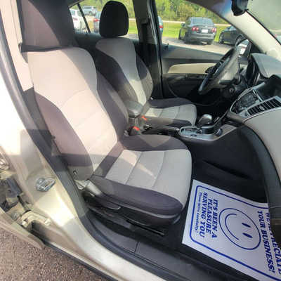 2013 Chevrolet Cruze, $5495. Photo 11