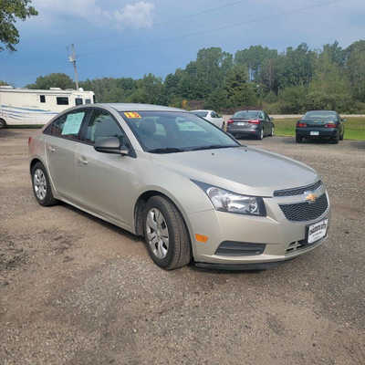 2013 Chevrolet Cruze, $5495. Photo 2