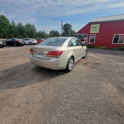 2013 Chevrolet Cruze, $5495. Photo 8