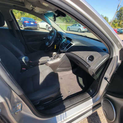 2012 Chevrolet Cruze, $5495. Photo 12