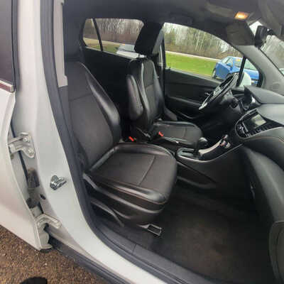 2019 Chevrolet Trax, $7599. Photo 11