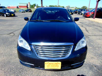 2012 Chrysler 200, $6495. Photo 6