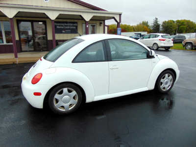 2000 Volkswagen Beetle, $3495. Photo 2
