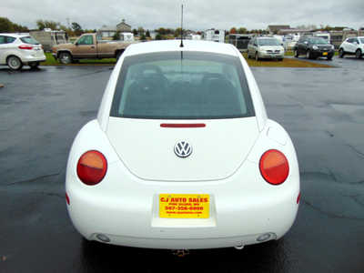 2000 Volkswagen Beetle, $3495. Photo 3