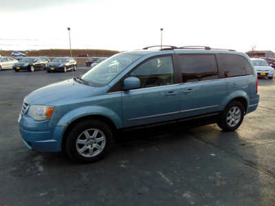 2010 Chrysler Town & Country, $4495. Photo 5