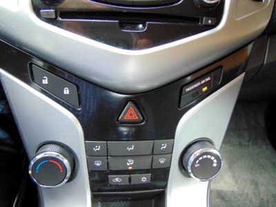 2013 Chevrolet Cruze, $5995. Photo 9